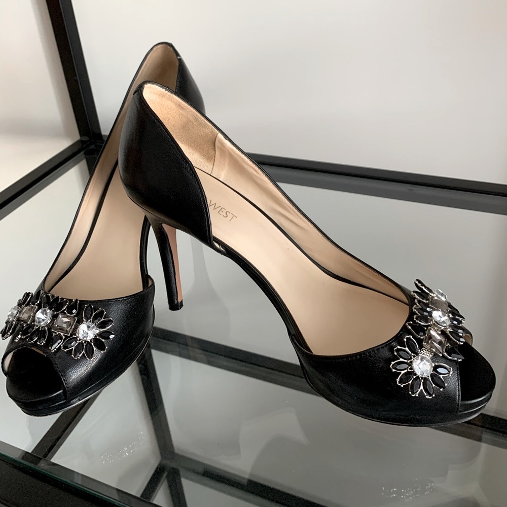 Nine West Black Leather Rhinestone Pump sz 9
